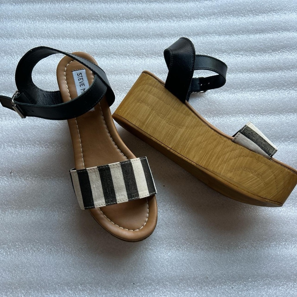 Steve Madden Black and White Striped Platform Sandals - Picture 1 of 9